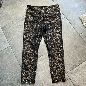 NWOT ZYIA black and gold leggings 7/8 length